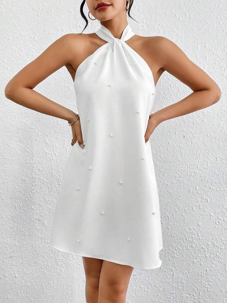Vestido Branco Curto Manuela – Sofisticação e Versatilidade