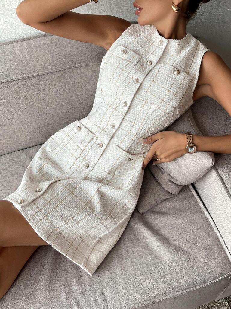 Vestido Curto Hellena – Botões de Pérola e Estampa Xadrez