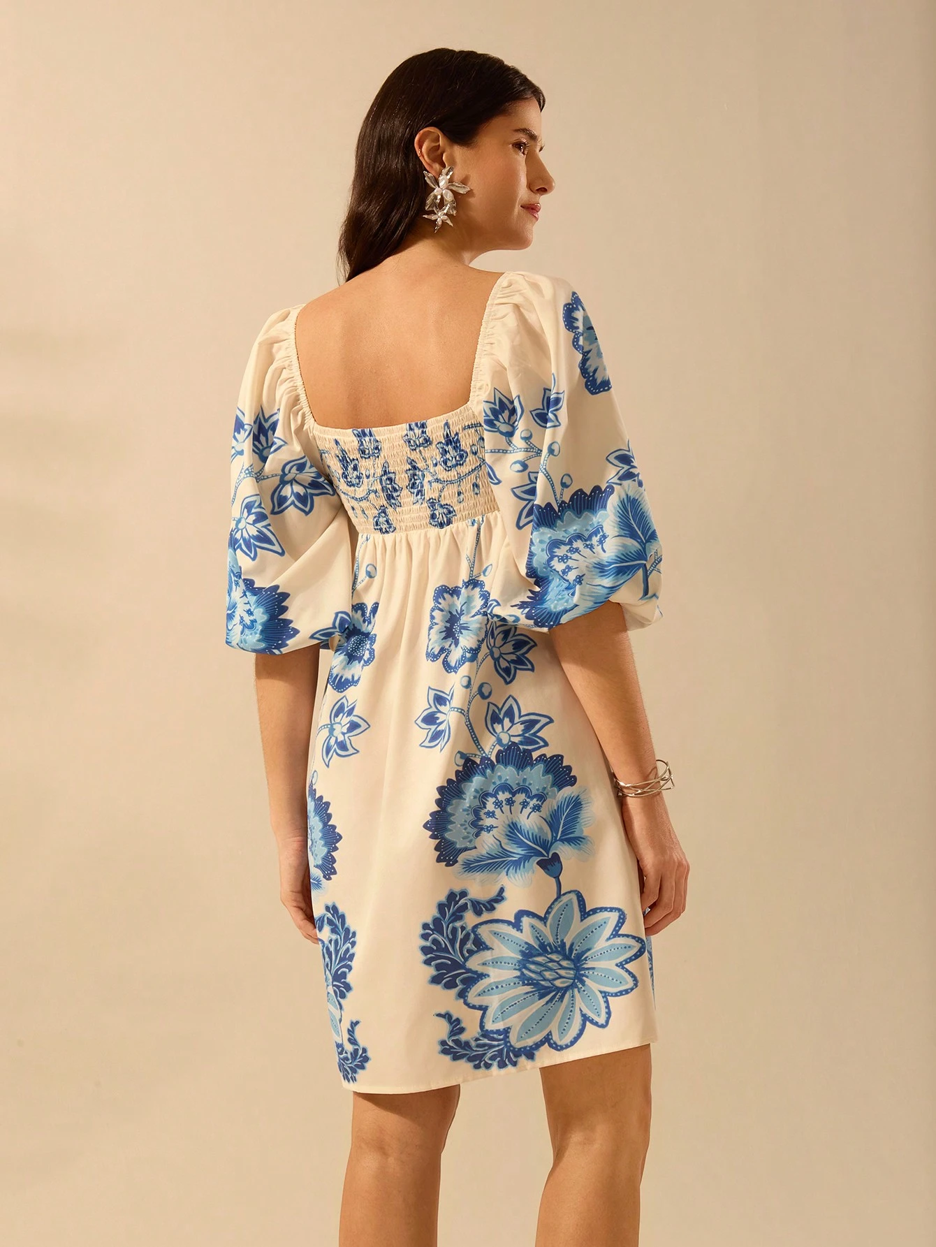 Vestido Curto Portofino – Manga Bufante Floral