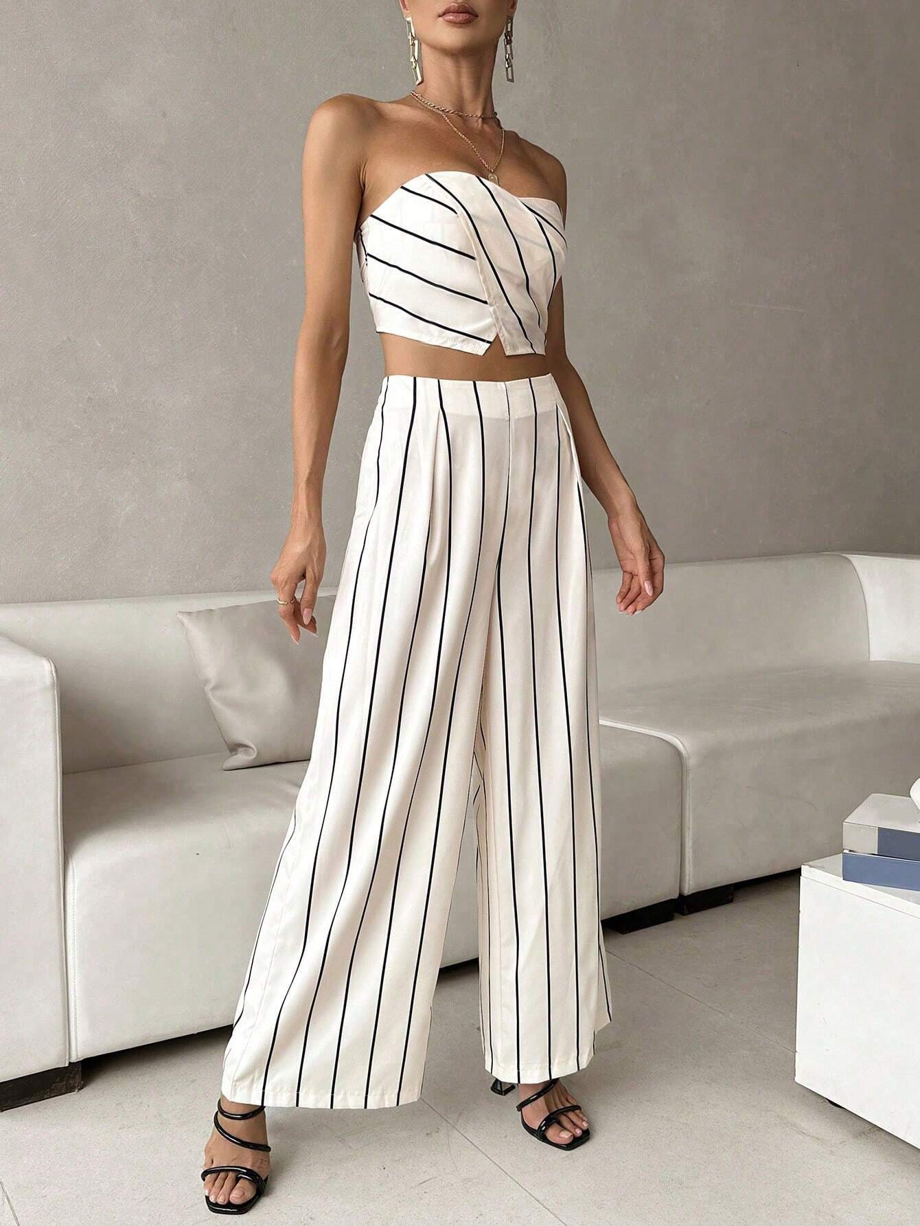 Conjunto Feminino Branco Listrado Riviera