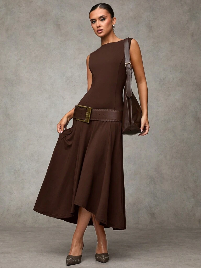 Vestido Midi Elegante sem Mangas Cor Café Helena