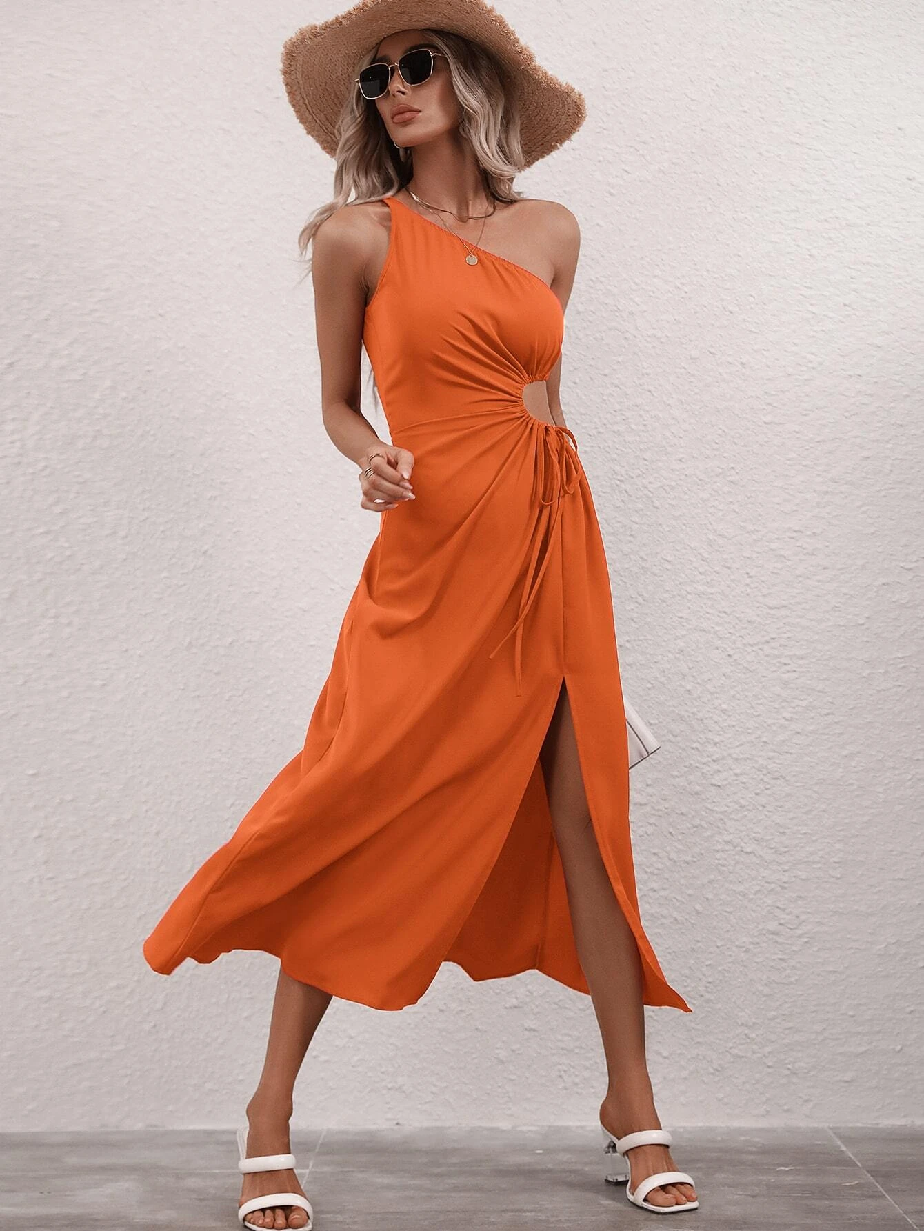 Vestido Midi Preto Gabryelle – Elegância com Toque Moderno
